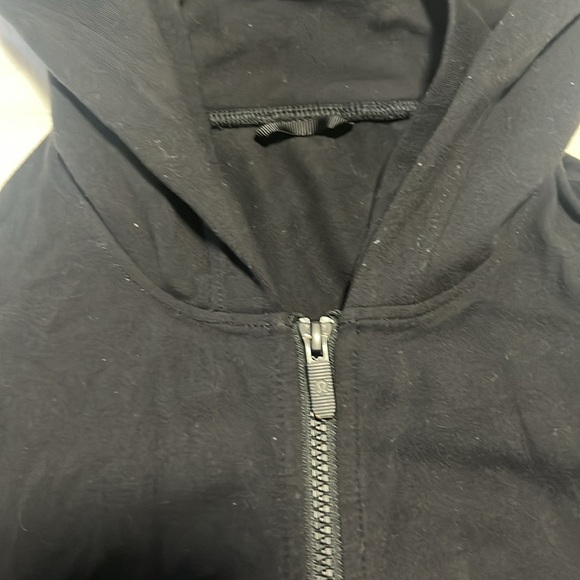 LULULEMON Sweater size 4 - Picture 2 of 3
